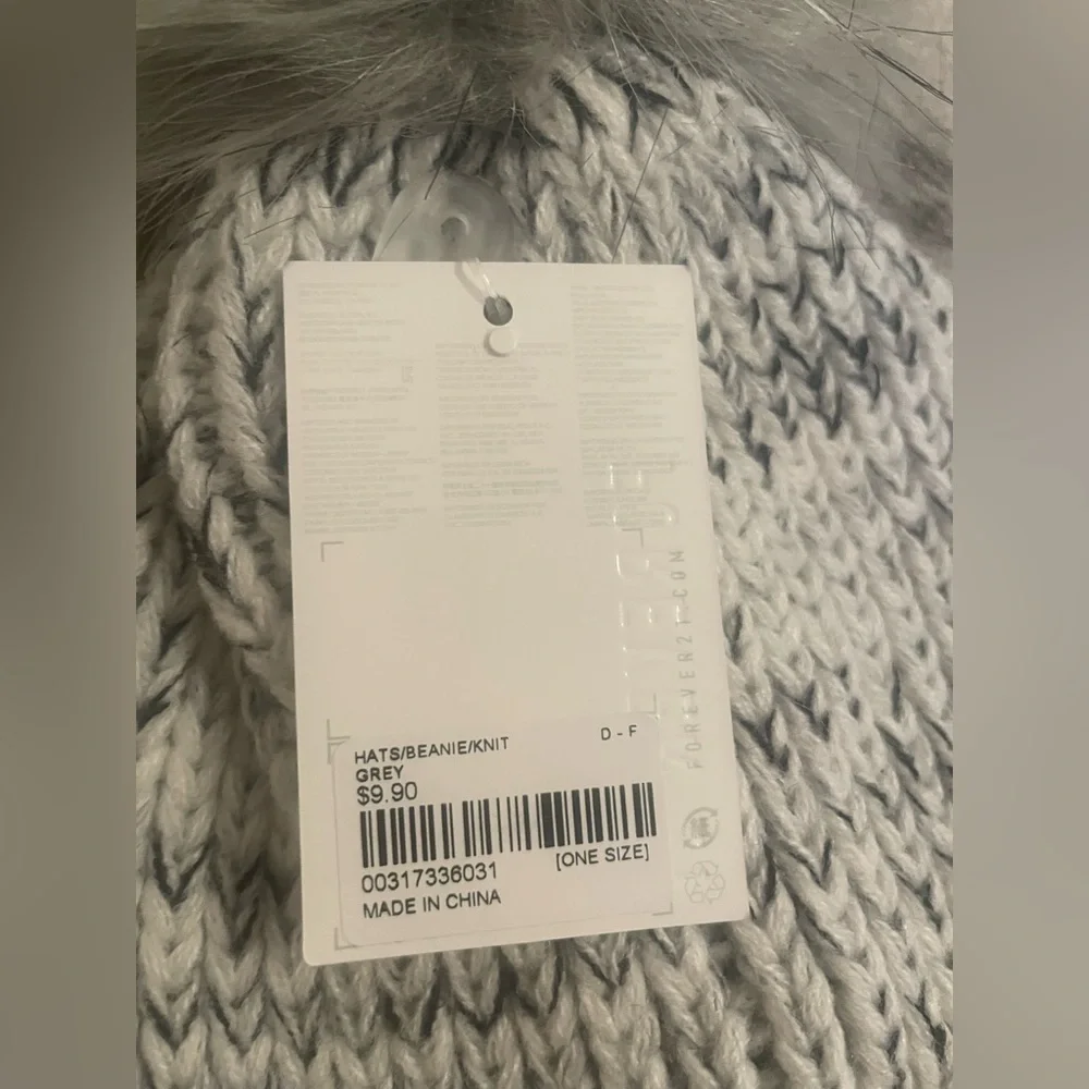 Forever 21 Knit beanie with Pom-Pom - Picture 6 of 6